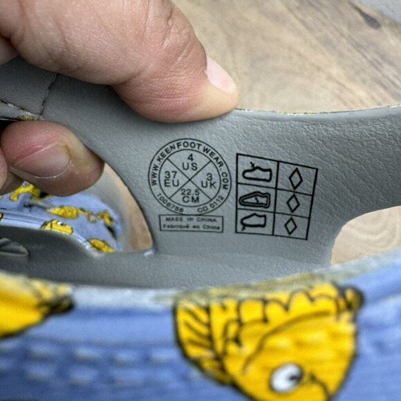 KEEN Sunport Youth Size 4 Blue Yellow Fish Waterproof Outdoor Sandals US 4 37 EU - Picture 6 of 7